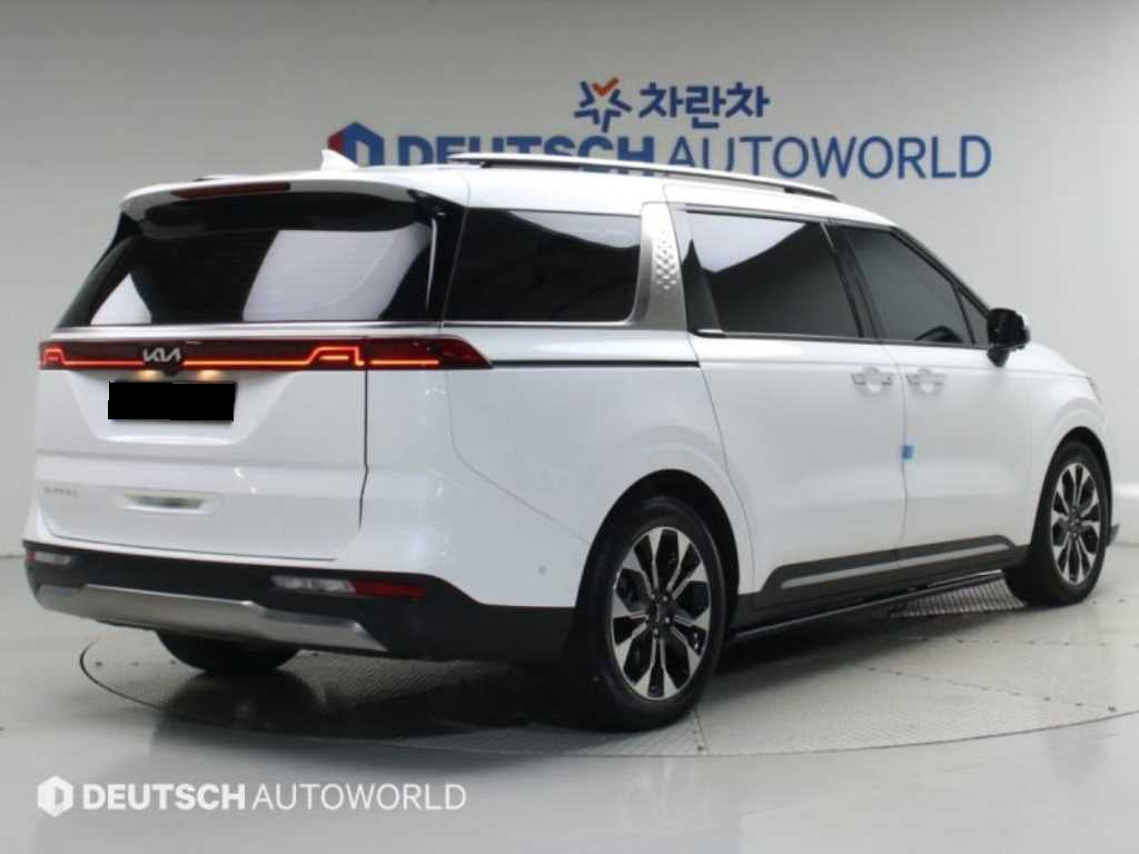 Kia Carnival — photo 02
