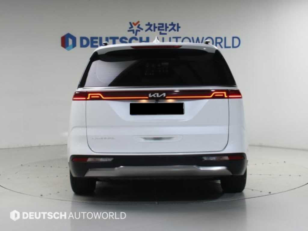 Kia Carnival — photo 04