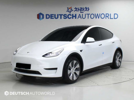 Tesla Model Y — photo 01