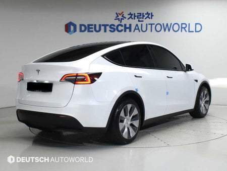 Tesla Model Y — photo 02