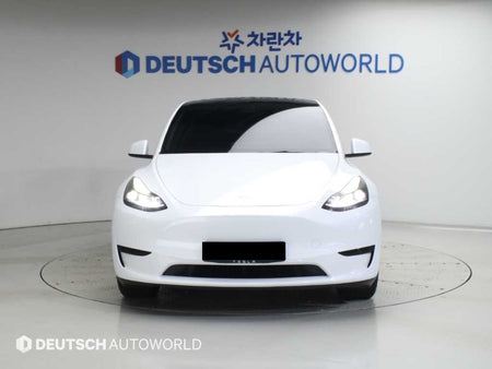 Tesla Model Y — photo 03