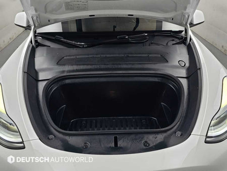 Tesla Model Y — photo 06