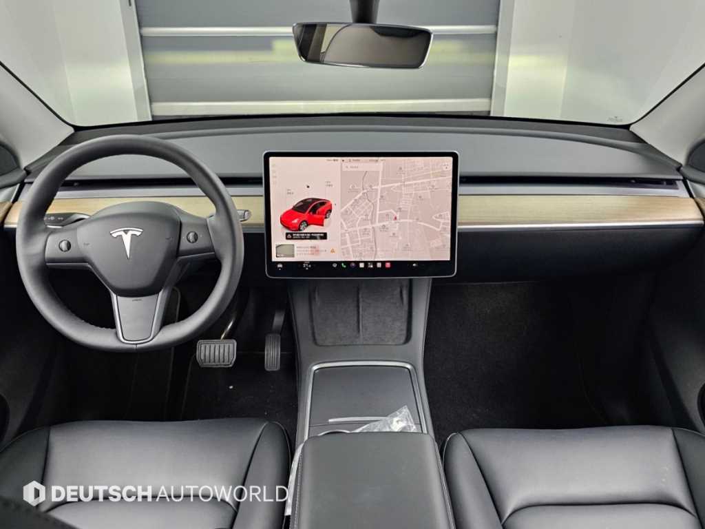 Tesla Model Y — photo 07