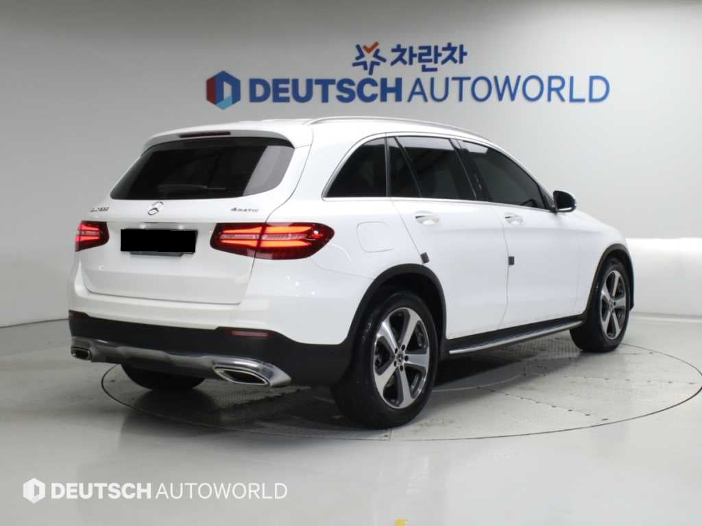 Mercedes-Benz GLC-Class — photo 02