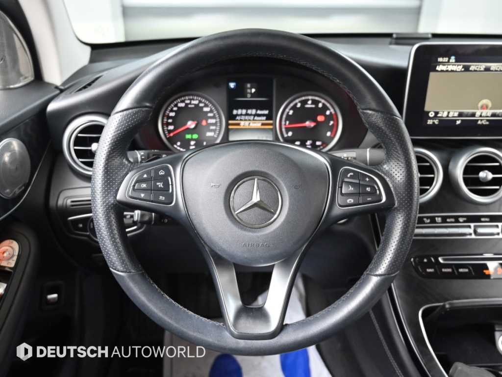 Mercedes-Benz GLC-Class — photo 13
