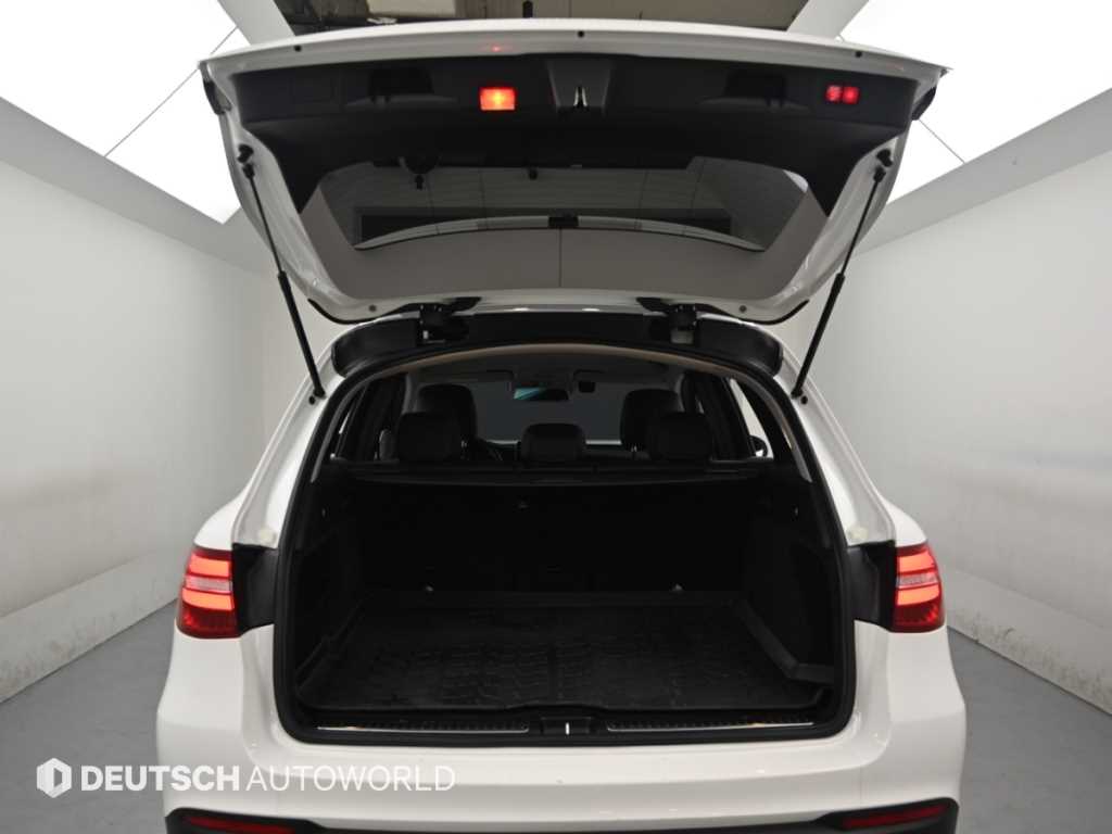 Mercedes-Benz GLC-Class — photo 19