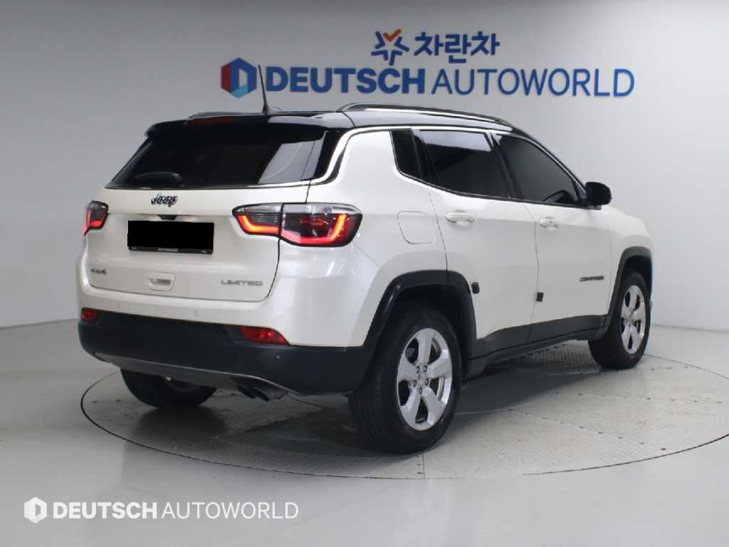 Jeep Compass — photo 02