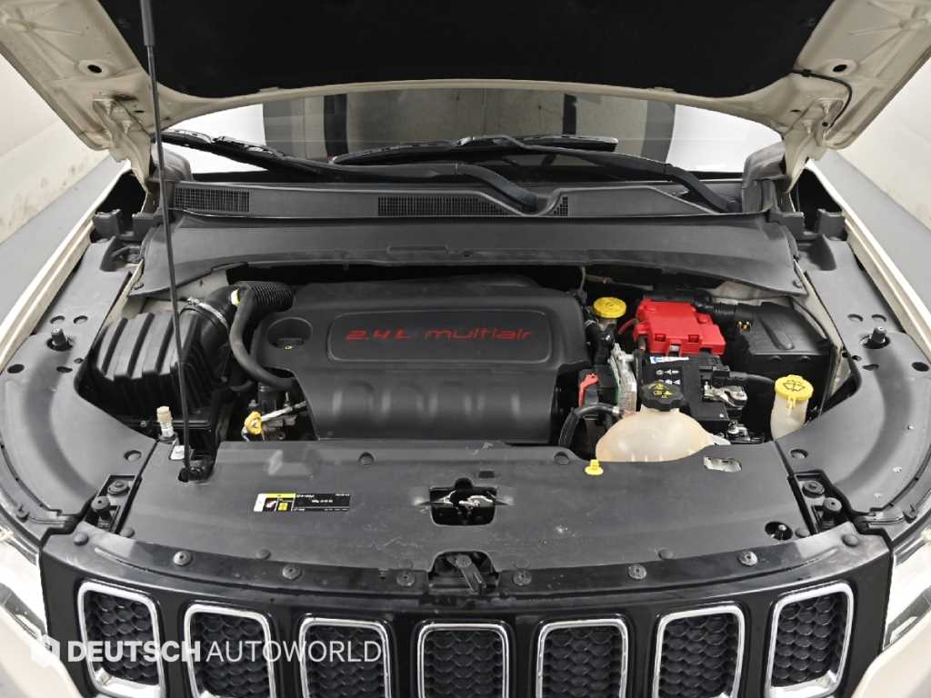 Jeep Compass — photo 06