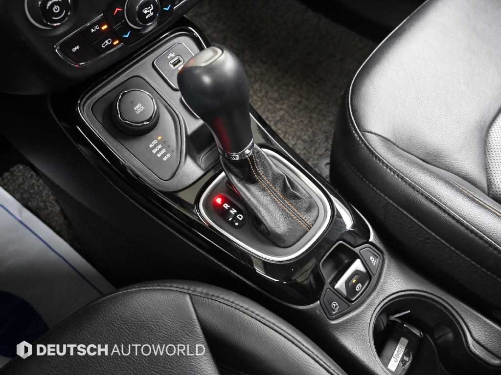 Jeep Compass — photo 09