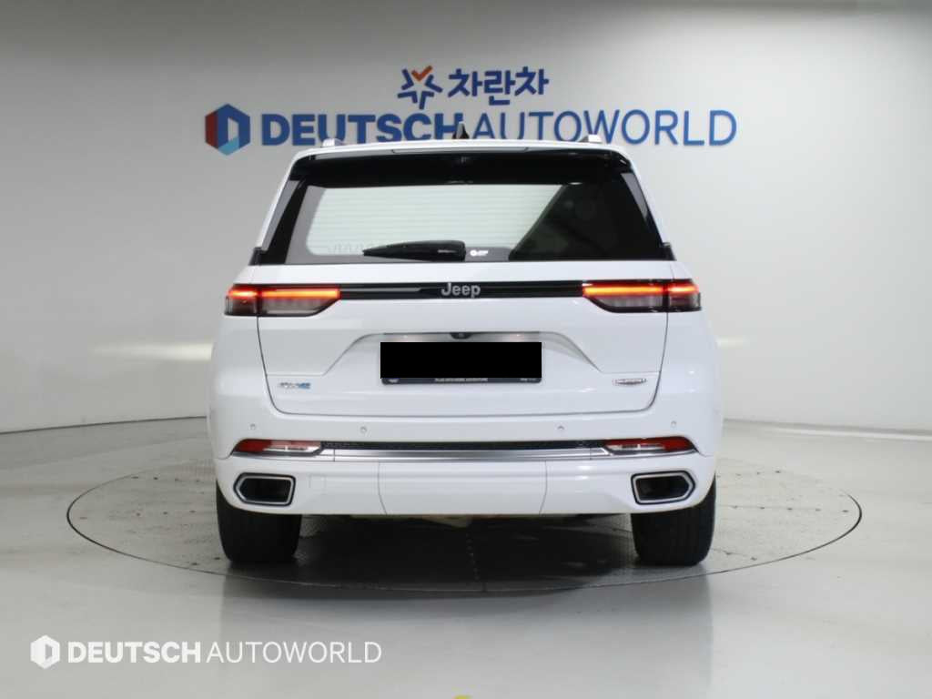 Jeep Cherokee — photo 04
