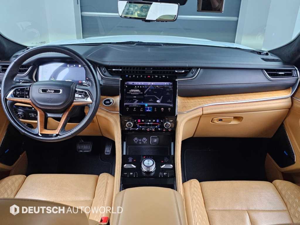 Jeep Cherokee — photo 07