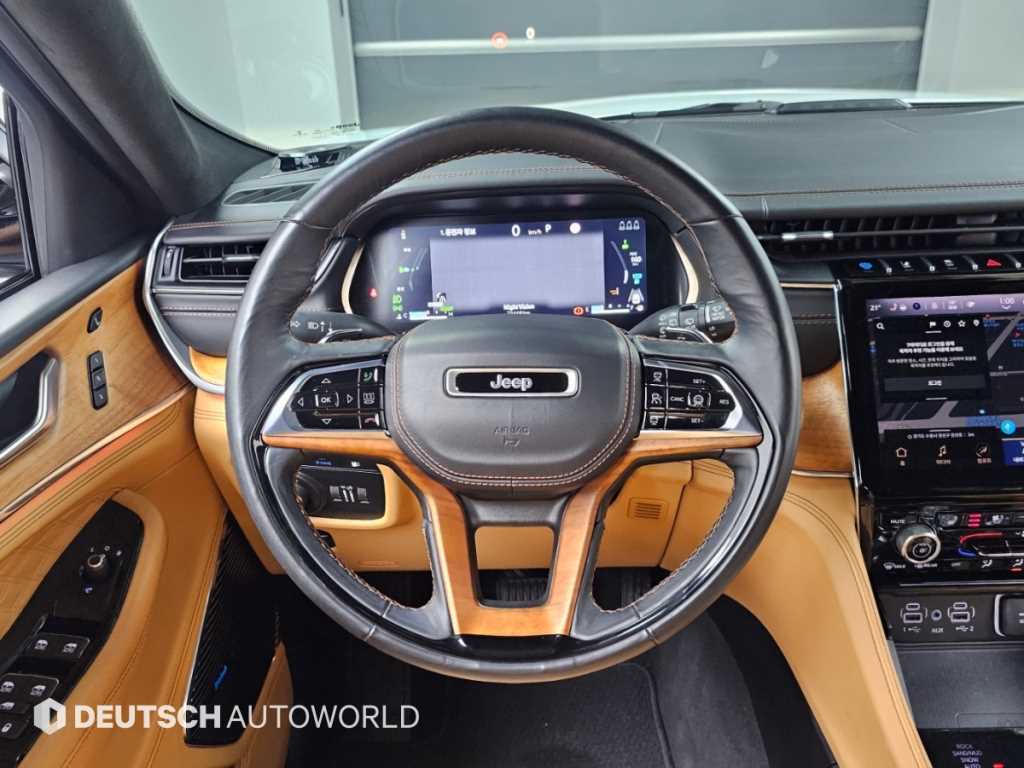 Jeep Cherokee — photo 13