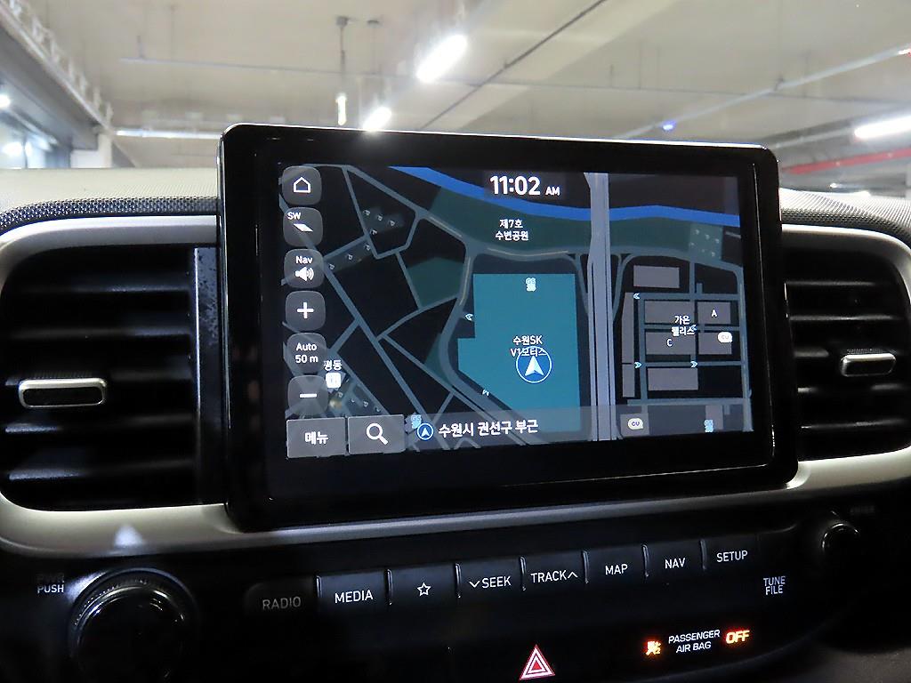 Hyundai Venue — photo 16