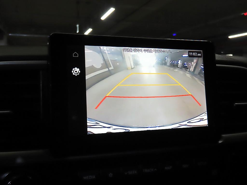 Hyundai Venue — photo 17