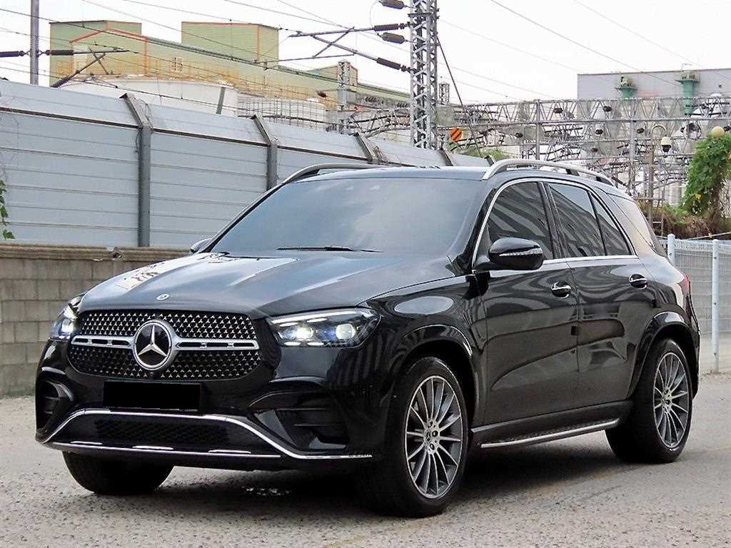 Mercedes-Benz GLE-Class — photo 02