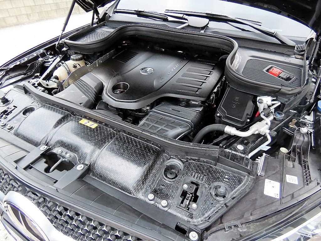 Mercedes-Benz GLE-Class — photo 19