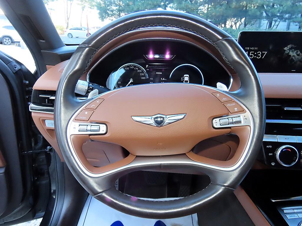 Genesis G80 — photo 08