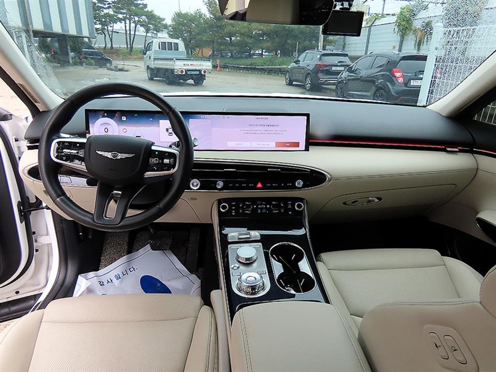 Genesis GV70 — photo 07