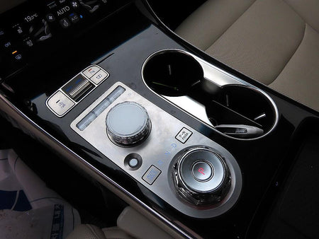 Genesis GV70 — photo 10