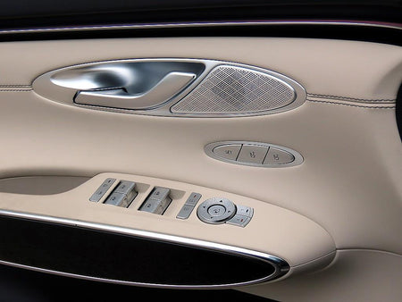 Genesis GV70 — photo 11