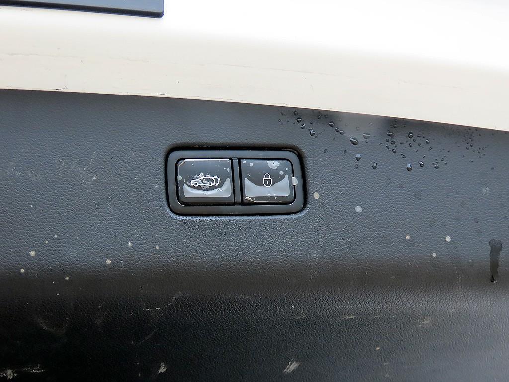 Genesis GV70 — photo 15