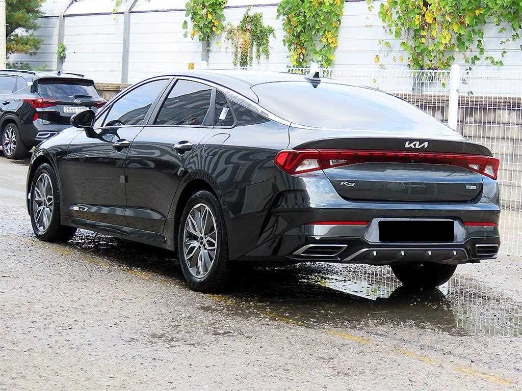 Kia K5 — photo 03