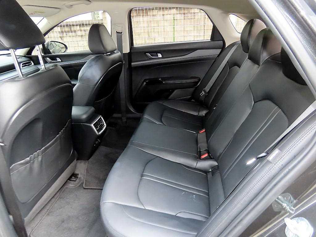Kia K5 — photo 06