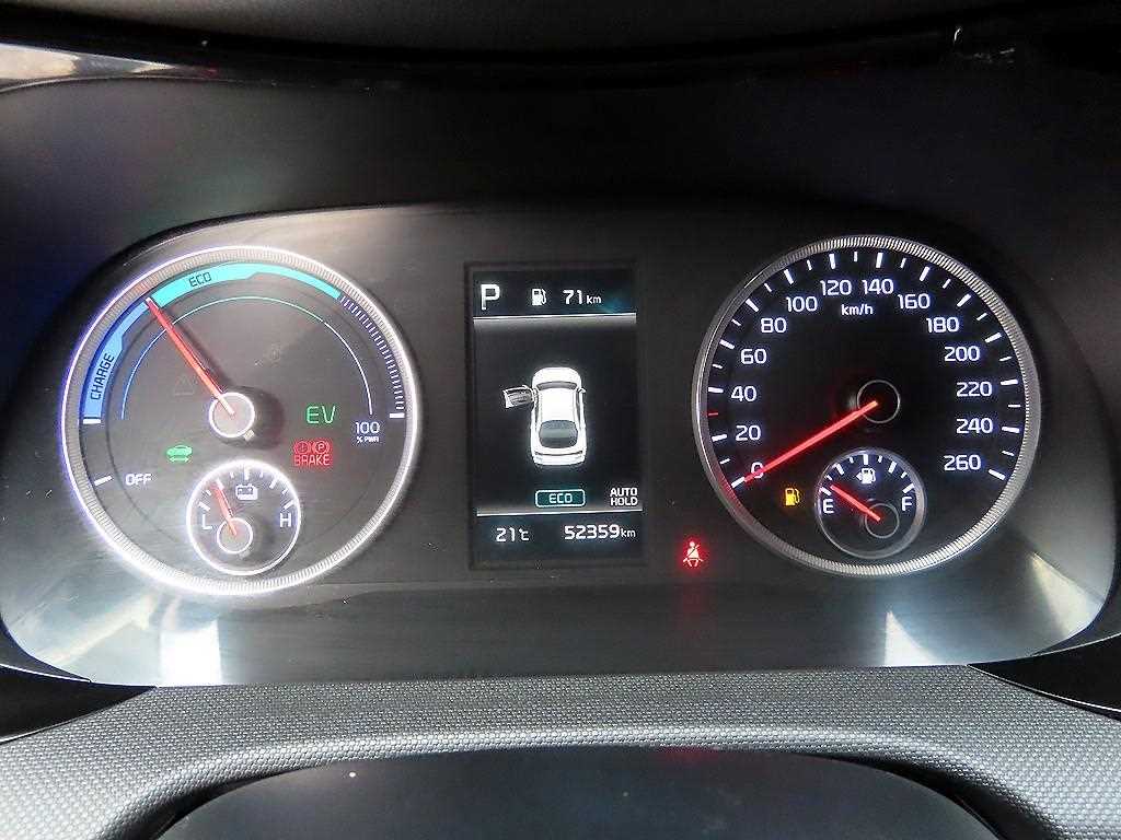 Kia K5 — photo 09