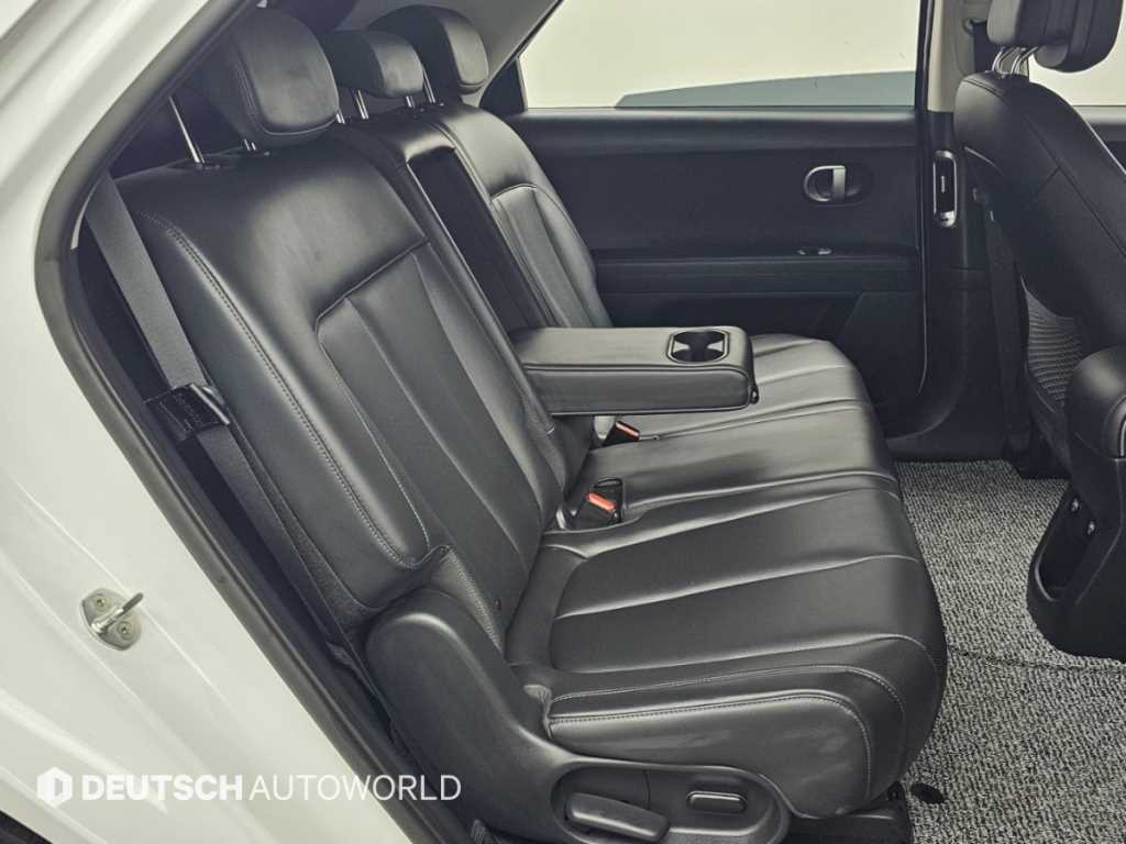 Hyundai Ioniq5 — photo 12