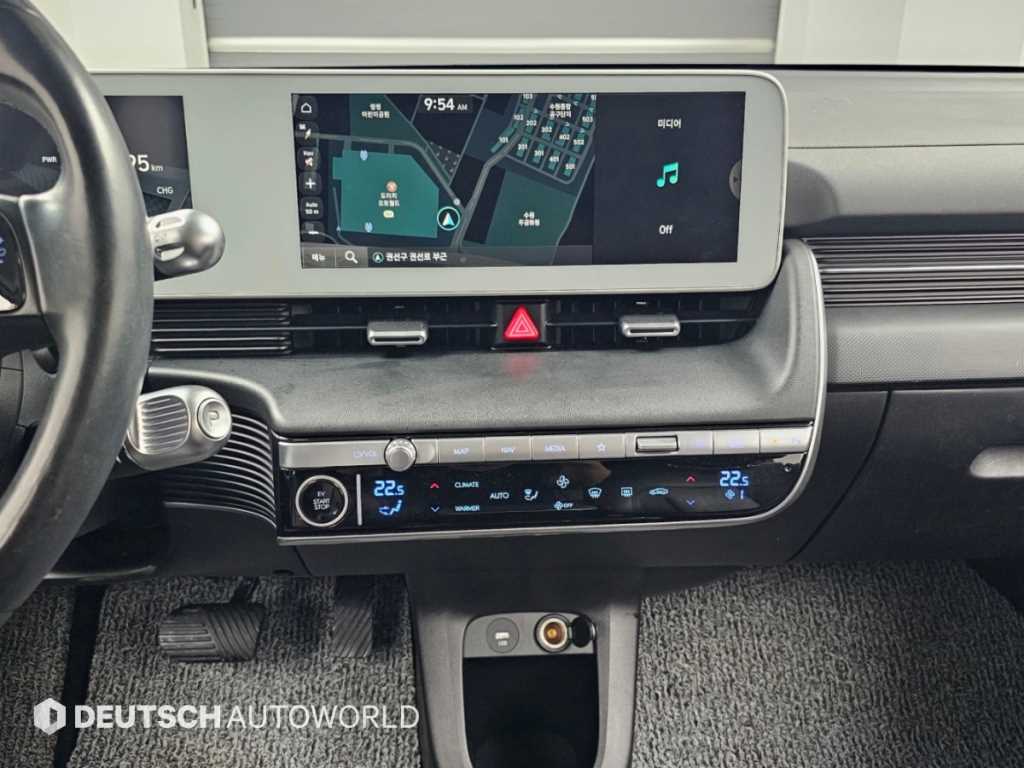 Hyundai Ioniq5 — photo 14