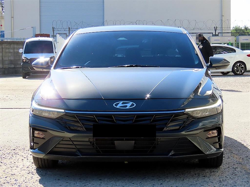 Hyundai Avante — photo 01