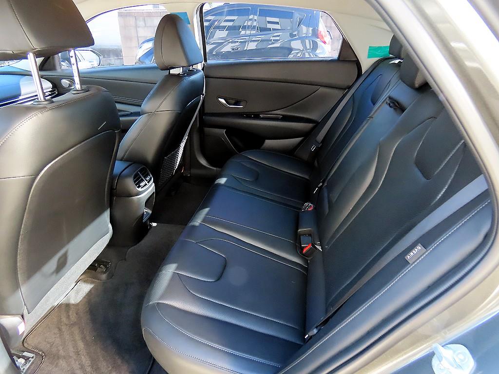 Hyundai Avante — photo 06
