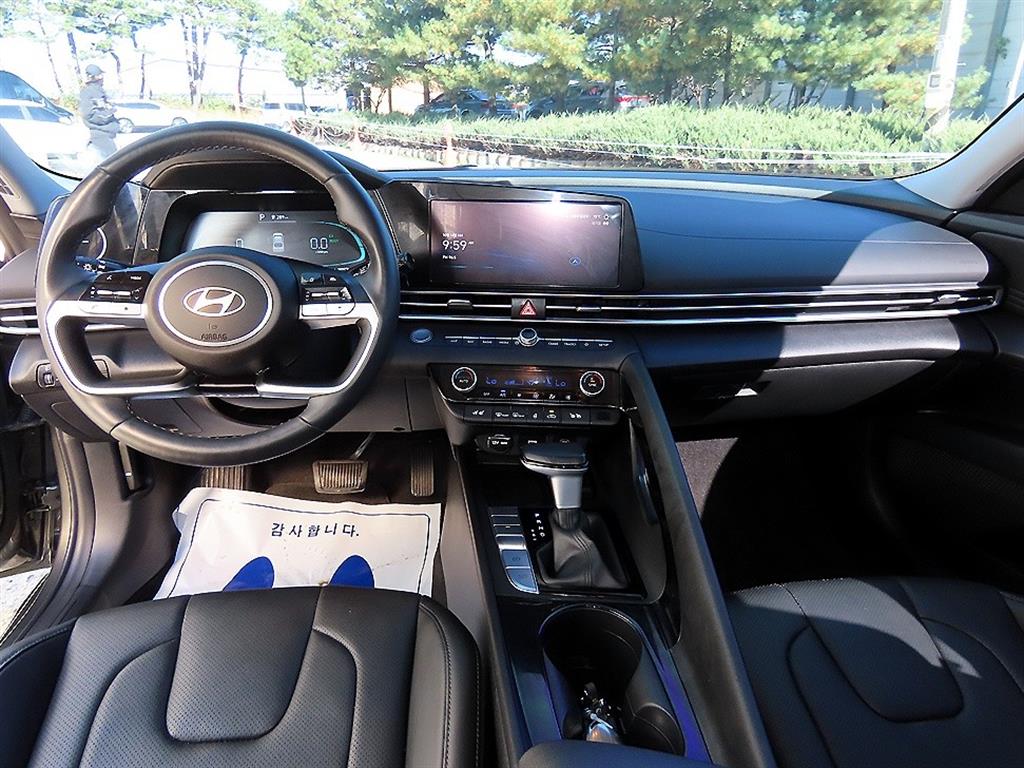 Hyundai Avante — photo 07