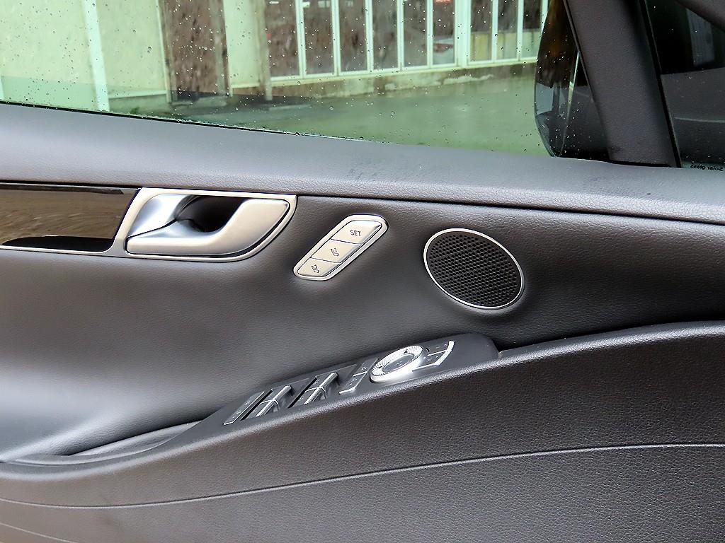 Genesis G80 — photo 12