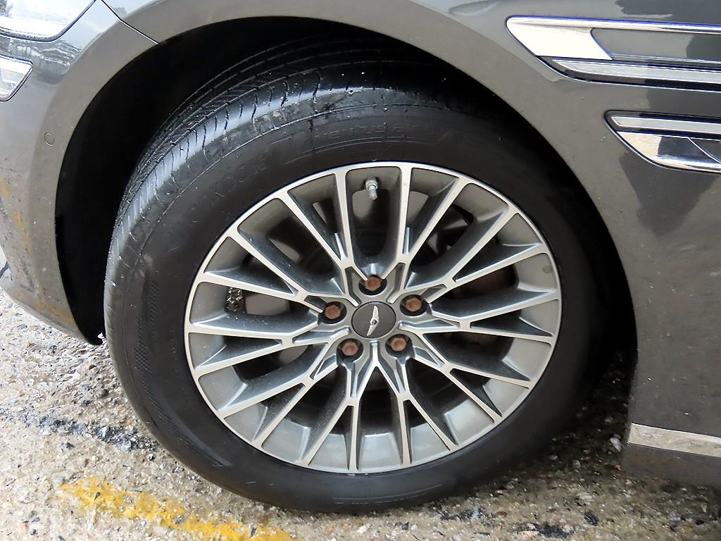 Genesis G80 — photo 20