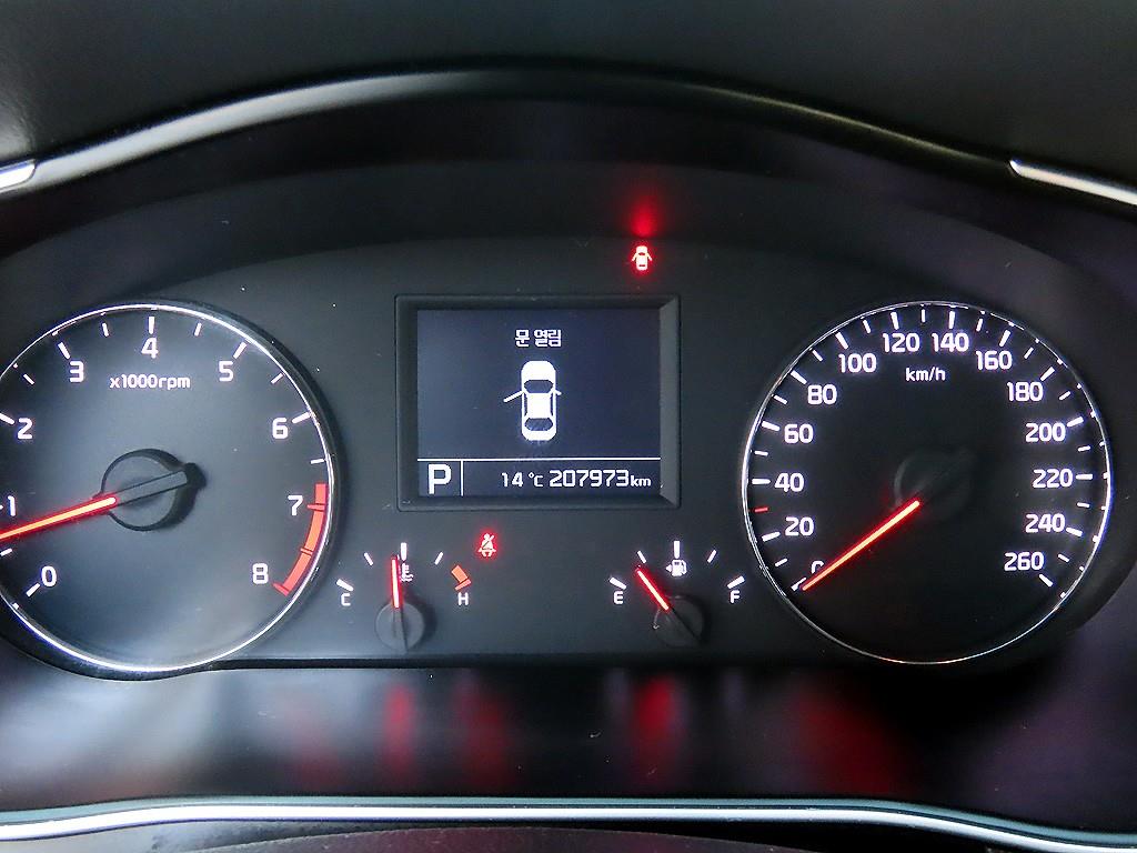Kia K7 — photo 09