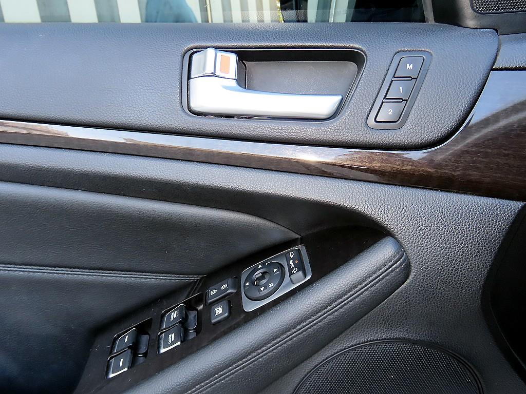 Kia K7 — photo 11