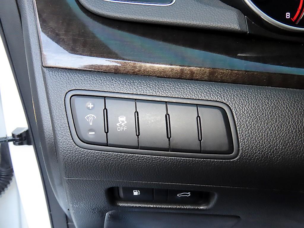 Kia K7 — photo 12