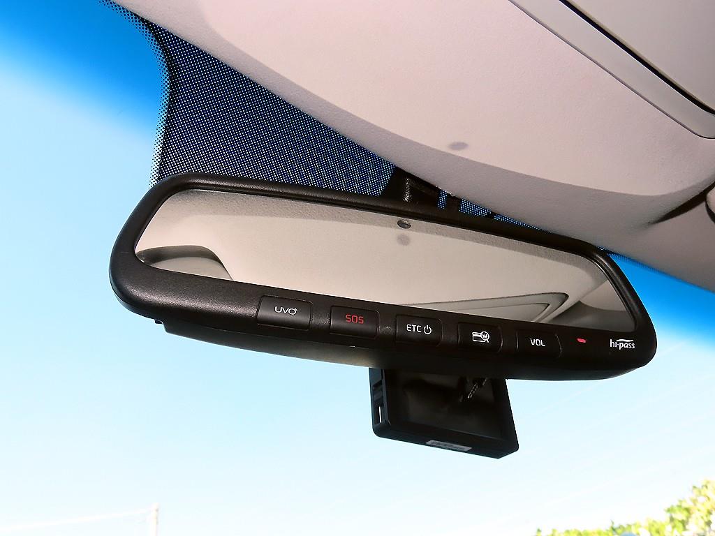Kia K7 — photo 16