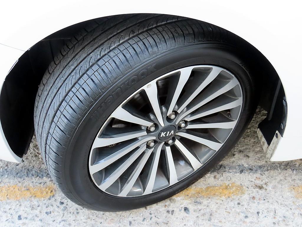 Kia K7 — photo 19