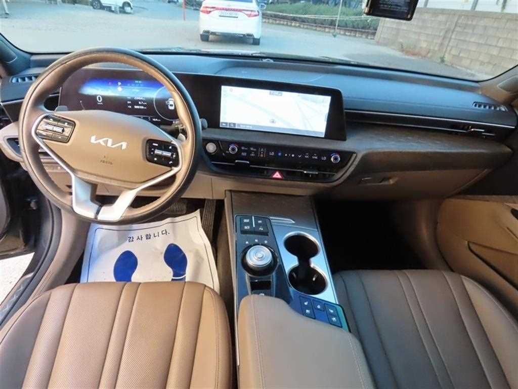 Kia K8 — photo 09