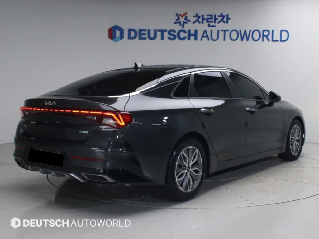 Kia K5 — photo 02