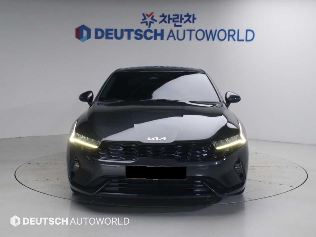 Kia K5 — photo 03
