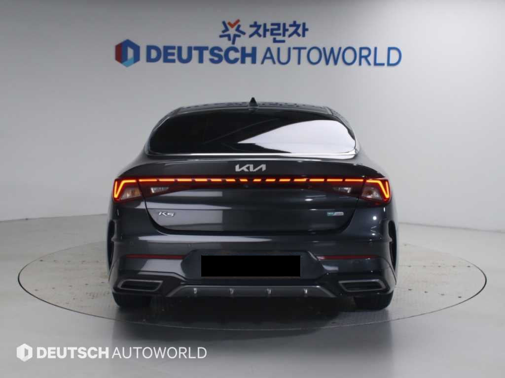 Kia K5 — photo 04