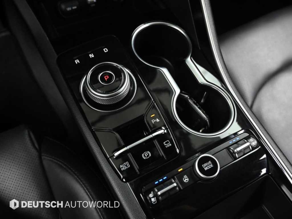 Kia K5 — photo 09