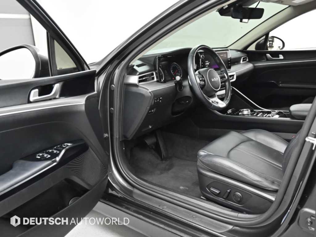 Kia K5 — photo 11