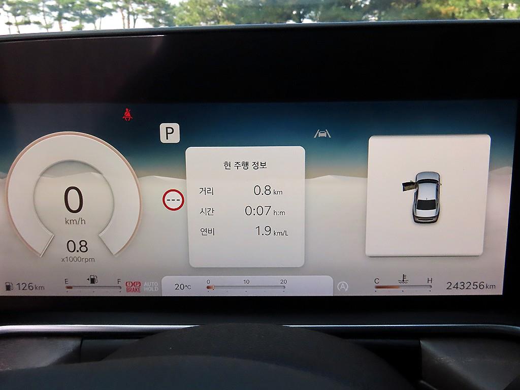 Genesis G90 — photo 09