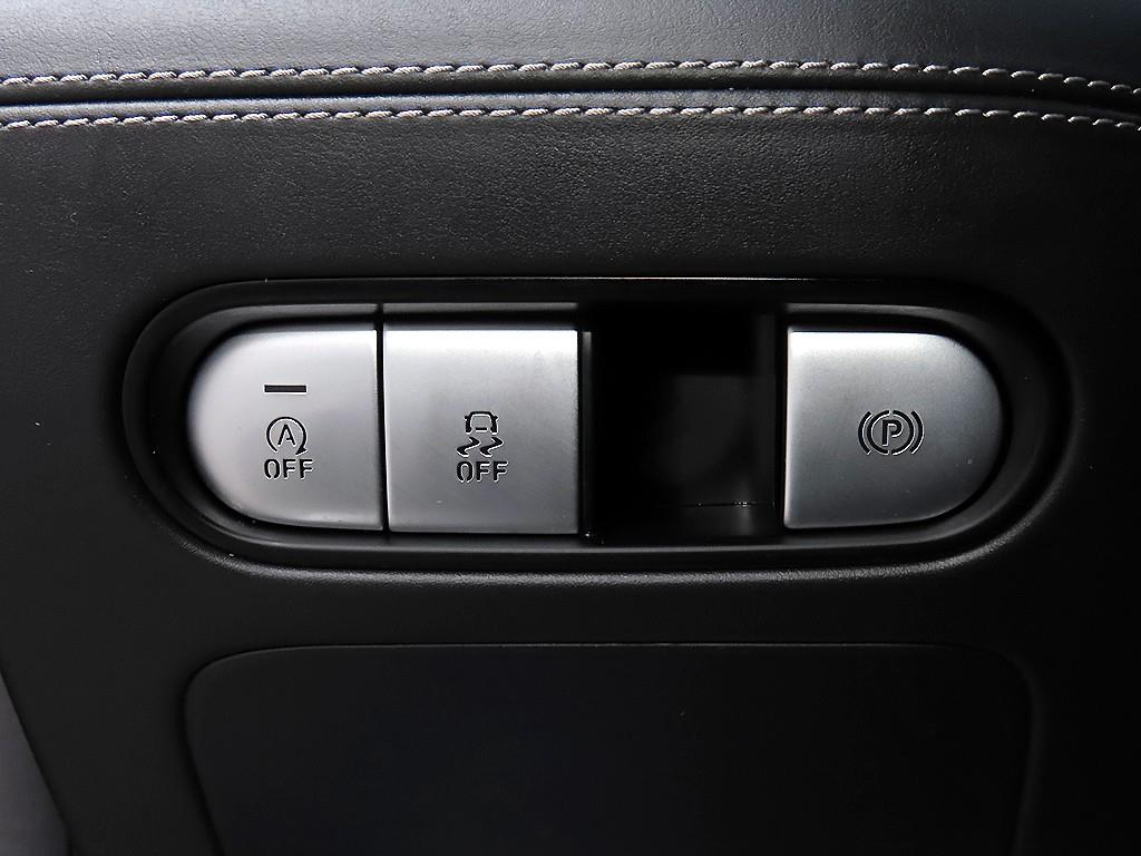Genesis G90 — photo 13