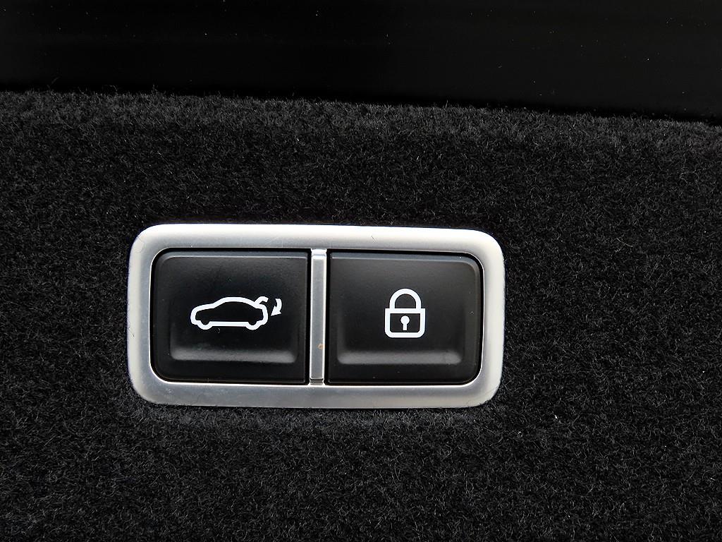 Genesis G90 — photo 16