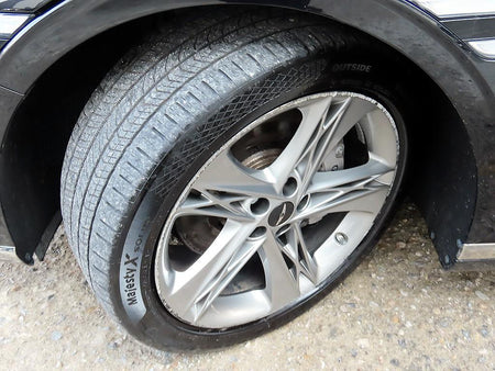 Genesis G90 — photo 20